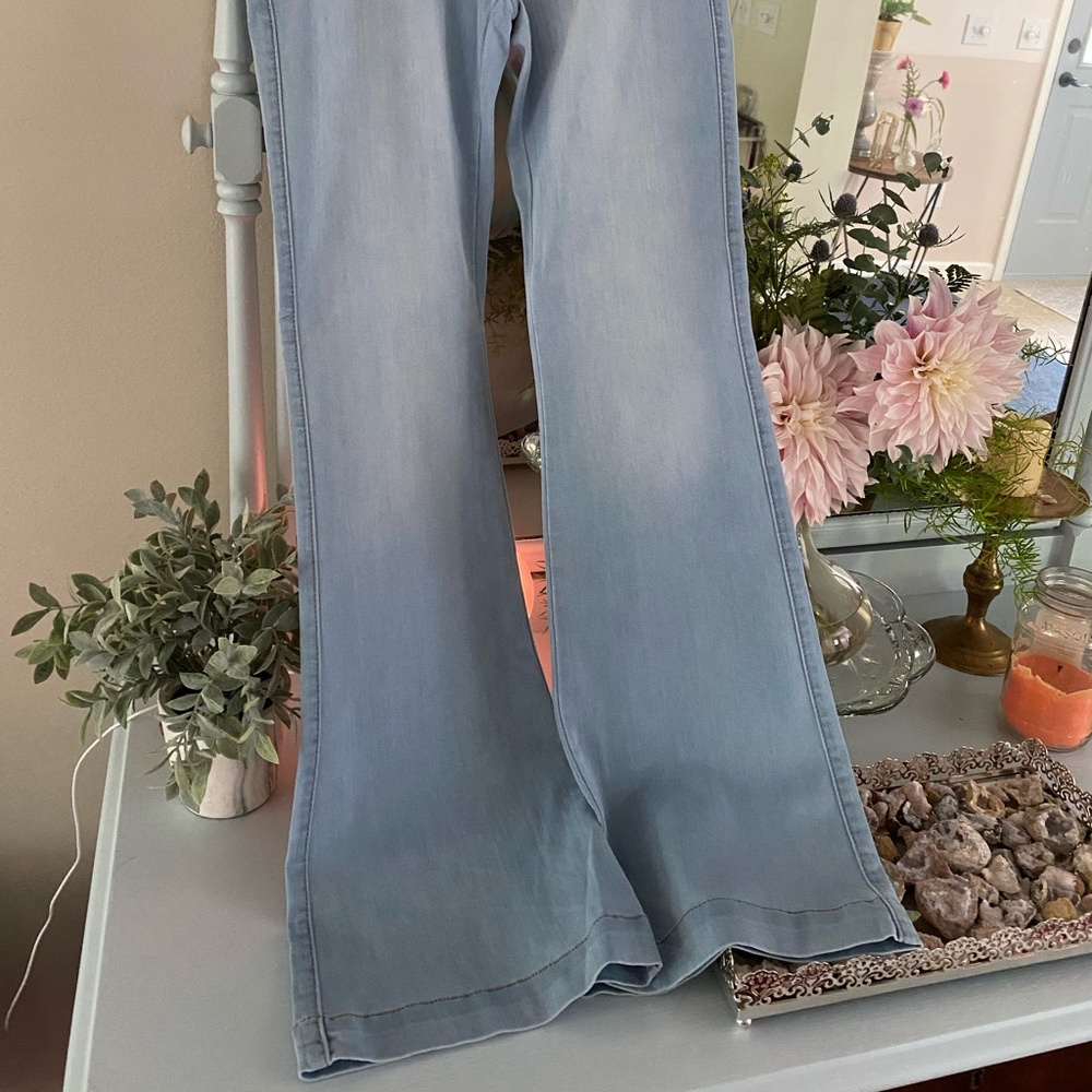 Fashion Nova - High Waist - Flare Jeans